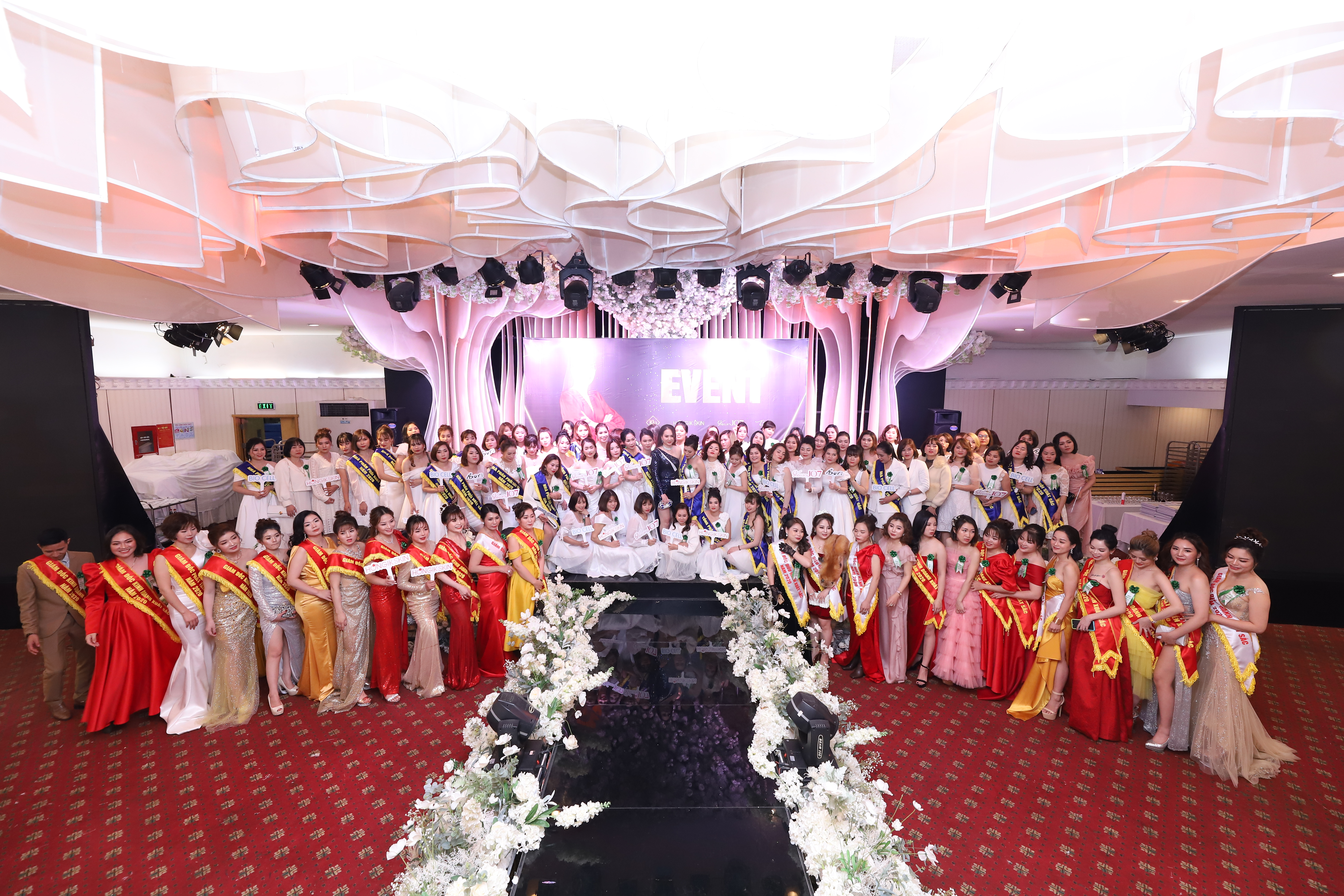 ‘‘Đêm tiệc doanh nhân vàng 2020’’ của Tập đoàn Khánh Linh An nơi hội tụ những bông hoa xuất sắc nhất của hệ thống Steam 107 - Hongikskin - Bori - BIO Cell